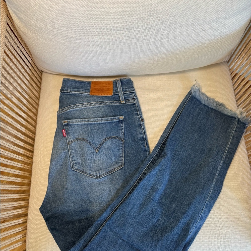 Levi's High Rise Straight Jeans